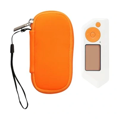 Abbildung von kwmobile Neopren Schutzhülle kompatibel mit Flipper Zero Hülle Soft Case Neoprenhülle für Multifunktionsgerät Neon Orange