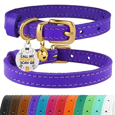 Abbildung von BRONZEDOG Katzenhalsband aus Leder mit Glöckchen, Nicht abreißbar, QR Tag für Mädchen und Jungen (Violett Gold, 23 28 cm)