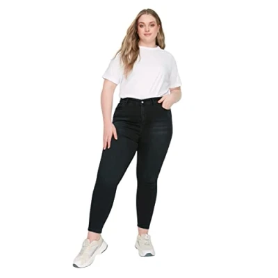Abbildung von Trendyol Women&#039;s High Waist Plus Size Jeans, Schwarz, 46