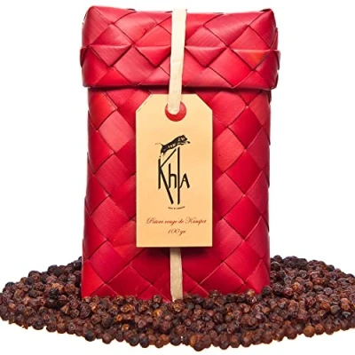Abbildung von KHLA Roter Kampot Pfeffer Premium GGA 100 g Pfefferkörner im Beutel Aus biologischem Anbau Traditionelle Verpackung in Palmblättern