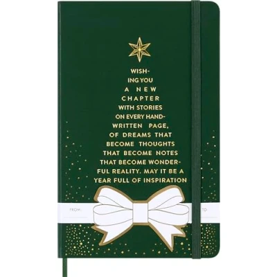 Abbildung von Moleskine Festliche Notizbücher, Liniert Notizbuch Fester Einband und Elastischer Verschluss, Weihnachtsgeschenkidee, Farbe Grün, Format Groß 13 x 21 cm