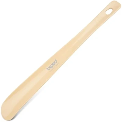Abbildung von Die Schuhanzieher Schuhlöffel aus Kunststoff 35 cm mit Lochung zum Aufhängen z1555 (Elfenbein)