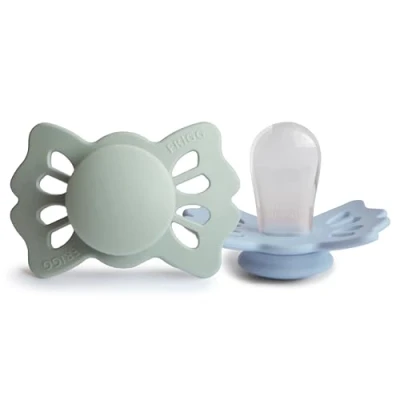 Abbildung von FRIGG Lucky Silikon Schnuller Symmetrischer 2er Pack BPA frei Hergestellt in Dänemark Sage/Powder Blue Größe 1 (0 6 Monate)