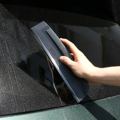 Abbildung von QWORK® Abzieher Auto, Silikon Abzieher, Autoabzieher, Auto Wasserabzieher für Fenster, Spiegel