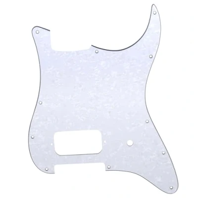Abbildung von Musiclily Pro 11 Löcher Strat Pickguard 1 Humbucker Gitarren Schlagbrett für Fender USA/Mexico Tom Delonge Style E Gitarre, 4 lagig White Pearl