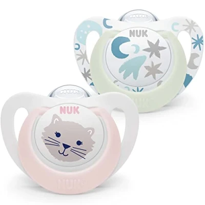 Abbildung von NUK Star Night &amp; Day Baby Schnuller 0 6 Monate, leuchtet im Dunkeln, BPA freies Silikon, rosa Katze, 2 Stück