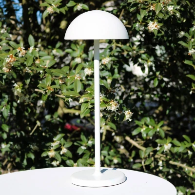 Abbildung von LUCIDE JOY wiederaufladbare Tischlampe Außen Akku/Batterie Ø 12 cm LED Dim. 1x1,5W 3000K IP54 Weiß