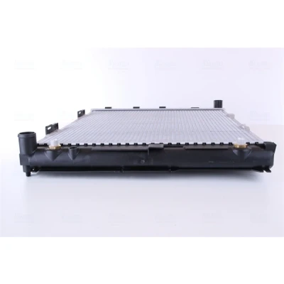 Abbildung von NISSENS 62695A Kühler, Motorkühlung Aluminium 612 488 40 Kühlrippen gelötet MERCEDES BENZ: W124 T modell, Limousine, E Klasse Limousine kfzteile,