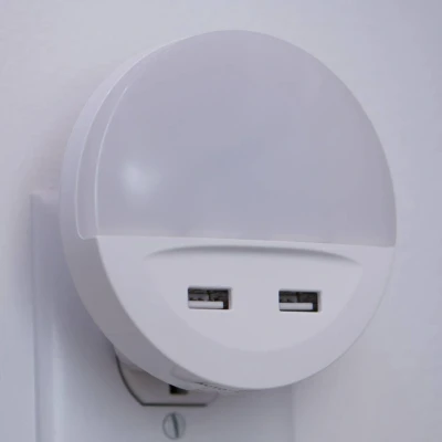 Abbildung von LEDVANCE LED Nachtlicht, Leuchte für Innenanwendungen, Warmweiß, Integrierter USB AusgangLunetta