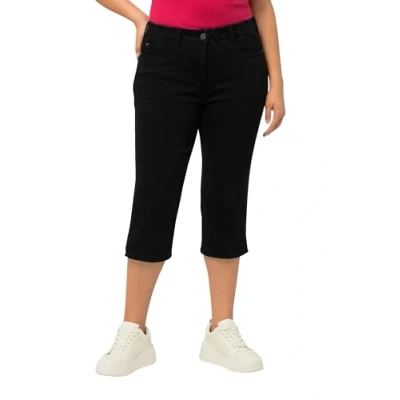 Abbildung von Ulla Popken Damen Capri Jeans Sarah, Schmale 5 pocket form, Saumschlitz Freizeithose, Schwarz, 56W / 32L EU