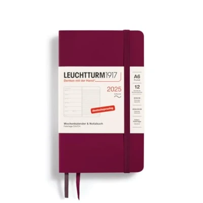 Abbildung von LEUCHTTURM1917 370529 Wochenkalender &amp; Notizbuch Pocket (A6) 2025, Softcover, Port Red, Deutsch