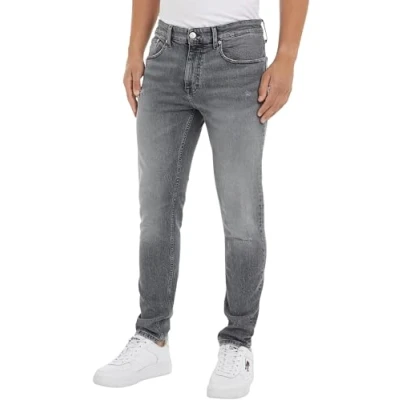 Abbildung von Tommy Jeans Herren Hose Austin Slim Fit, Blau (Denim Black), 30W/36L