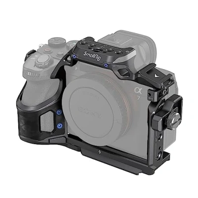 Abbildung von SMALLRIG Cage Kit mit Kabelklemme für Sony Alpha 7R V/Alpha 7 IV/Alpha 7S III, Kamerakäfig Mehreren Zubehör Befestigungspunkten, Integrierte Schnellwechselplatte Arca Swiss 4308