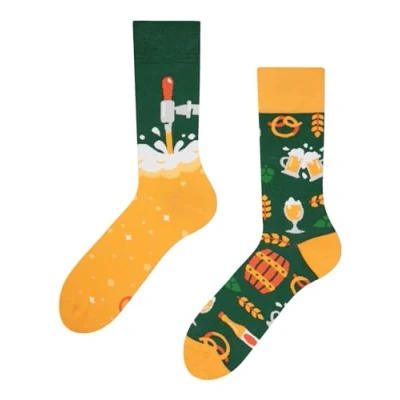 Abbildung von Dedoles Socken Unisex Damen Herren &amp; Kinder Baumwolle viele lustige Designs 1 Paar Geschenk links rechts verschieden, Farbe Grün, Motiv Kneipe, Gr. 35 38