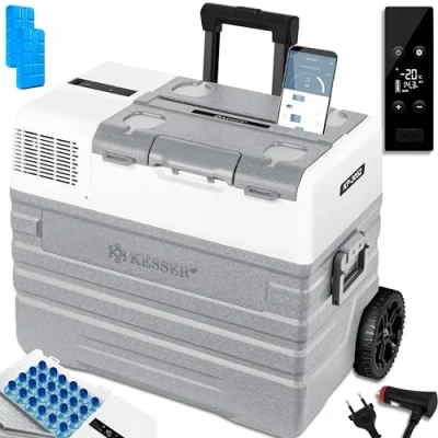 Abbildung von KESSER® Kompressor Kühlbox elektrisch Gefrierbox, 52 Liter Mit APP Steuerung USB Anschluss 12/24 V 230V, +Teleskopstange, 2x Räder Kühlschrank Kühlung bis 20 C für Auto, Lkw, Boot + Kühlakku