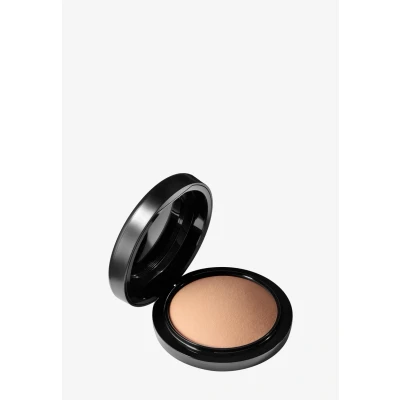 Abbildung von MAC Mineralize Skinfinish Natural Medium Deep 10 g
