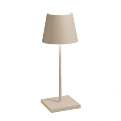 Abbildung von Zafferano Poldina Pro Mini Kabellose LED Tischlampe Wiederaufladbar Touch Dimmer 2700 3000K Kabelloses Aufladen, IP65 Innen/Außeneinsatz, Lange Lebensdauer, Aluminium, H30cm, Sand