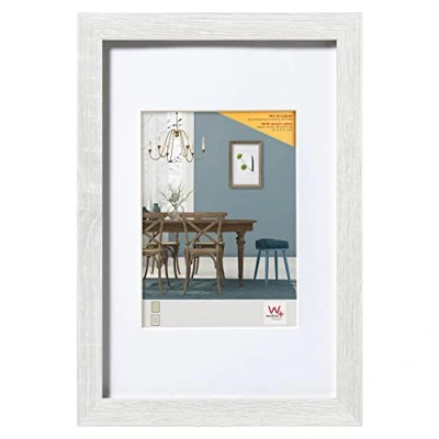 Abbildung von walther design Bilderrahmen weiss 40 x 50 cm mit Kunstglas und Passepartout Fiorito Holzrahmen EFX050W