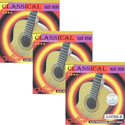 Abbildung von Alice A107BK H Saiten für Klassik Gitarre, Nylonbeschichtung, Kupferlegierung, gewickelt, harte Spannung (.0285 .0325 .041 .030 .036 .044), Schwarz, 3 Sets