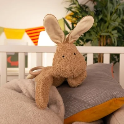 Abbildung von SIGIKID Spieluhr mit Wunschmelodie personalisierbar, In der Schwangerschaft auf dem Babybauch und später Babys Einschlafhilfe Nummer 1 beige/Hase,Onesize,beige/Hase