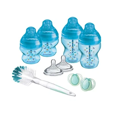 Abbildung von Tommee Tippee Closer to Nature Babyflaschen Starterset, Natürlich geformter Trinksauger mit Anti Kolik Ventil, Verschiedene Größen, Blau