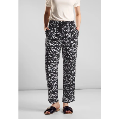 Abbildung von STREET ONE Stoffhose Style BONNY mit grafischem Muster