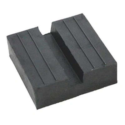 Abbildung von 120x120x25mm Gummiauflage mit Nut Gummi Unterlage Auflage Wagen Heber Hebebühne eckig Auto Klotz Rangier Wagenheber Puffer Reifen Reifenwechsel LKW Räder KFZ Tuning Zubehör