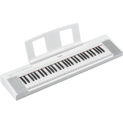 Abbildung von Yamaha Home Keyboard Piaggero, NP 15WH, weiß, mit 61 Tasten, inklusive Netzteil und Notenhalter