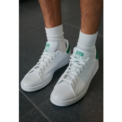 Abbildung von adidas Originals STAN Smith Unisex Sneaker low, Größe: 47 1/3, Footwear white/green Schuhe