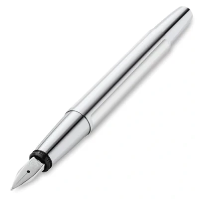 Abbildung von Pelikan Füllhalter Pura P40, Silber, Feder EF (extra fein), hochwertiger Patronenfüller im Geschenk Etui, 952036