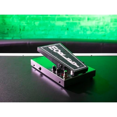 Abbildung von Morley PFW1 Cliff Burton Power Fuzz Wah, schwarz silber