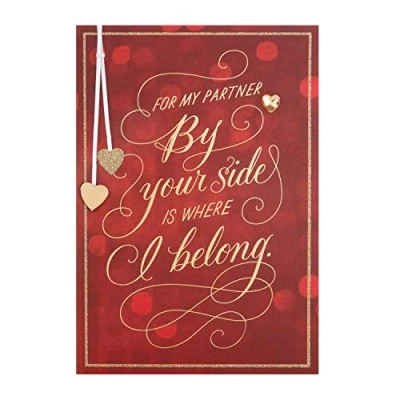 Abbildung von Hallmark Valentinstagskarte für Partner Rot &amp; Gold Botschaft Design