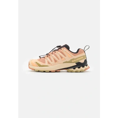 Abbildung von Salomon XA PRO 3D V9 Laufschuh Trail, Damen, Größe: 42 2/3, Cork/peach fuzz/sponge Schuhe