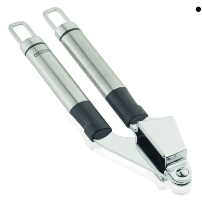 Abbildung von Leifheit Knoblauchpresse ProLine Serie, Knoblauchschneider aus rostfreiem Edelstahl, spülmaschinenfest, garlic press, hochwertiges Design, einfache Handhabung und Reinigung, silber, schwarz
