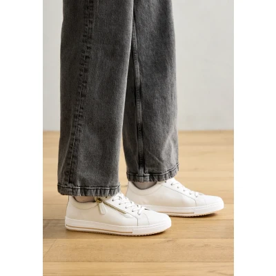 Abbildung von Gabor Comfort Sneaker low, Damen, Größe: 42, Latte/gold Schuhe