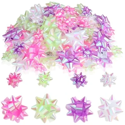 Abbildung von com four® 120x Geschenkschleife 3 cm und 5 Schleifen Selbstklebende Fertigschleifen zur Dekoration von Geschenken zu Weihnachten, Geburtstagen Hochzeiten (120 Stück weiß/lila/rosa/grün)