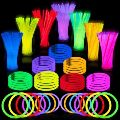 Abbildung von JOYIN 300pcs Knicklichter Party set, Neon Leuchtstäbe Deko, 20.3 cm Leuchtstäbe, Armbänder Kinder, Partygeschenke, leuchtende Partydekorationen mit Verbindungsstücken für Geburtstag, Hochzeit