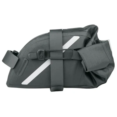 Abbildung von SKS GERMANY Trail Saddle Bag L Satteltasche Für Fahrräder (Fahrradtasche, Spritzwasserdicht, Rolltop Verschluss, Mountain und Gravelbiker, Reflektierende Halterungen), Schwarz