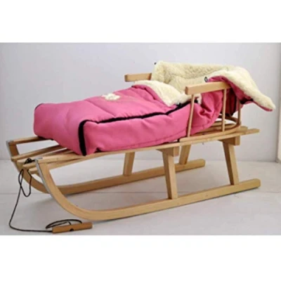 Abbildung von Holzschlitten Kinderschlitten aus Buchenholz Rückenlehne inkl. Zugseil + Winterfußsack Schlittensack 40 x 90 cm Fußsack Schlitten Metallkufen Rosa
