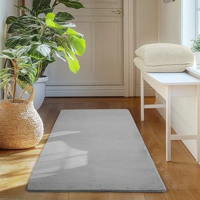 Abbildung von SIMPEX Läufer Teppich Silber 60x100 cm Kurzflor Waschbar, weich &amp; rutschfest, modernes einfarbiges Design für Schlafzimmer, Küche Flur