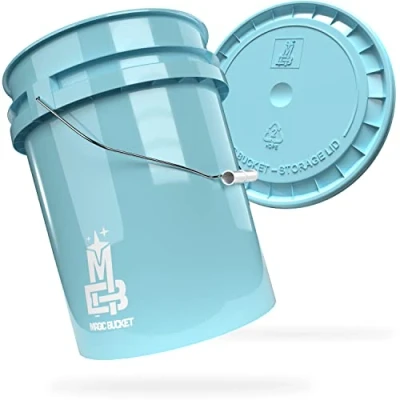 Abbildung von MAGIC BUCKET Wascheimer Set für Auto Handwäsche Baby Blau mit passendem Eimer Deckel 5 US GALLONEN ca. 20 Liter kompatibel Grit Guard, Detail Guardz Dirt Lock, Chemical Guys Trap
