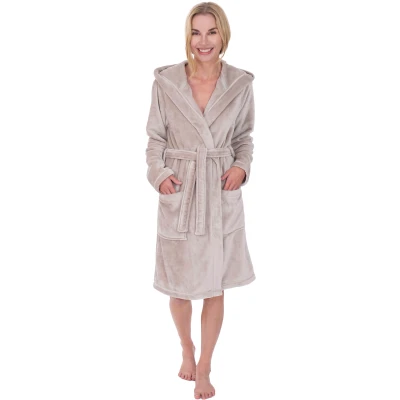 Abbildung von Wewo fashion Damenbademantel &quot;6600&quot;, (1 St.), unübertroffen kuschelig
