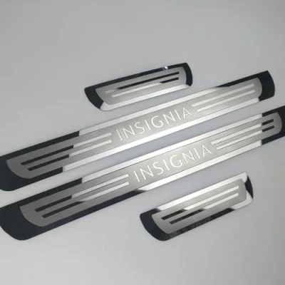 Abbildung von Auto Einstiegsleisten Schutz für Opel Insignia 2013 2018 2019 2020 2021, TüRschweller Leisten Schwellerleisten Interieur Ladekantenschutz Edelstahl Material, 4 Stück