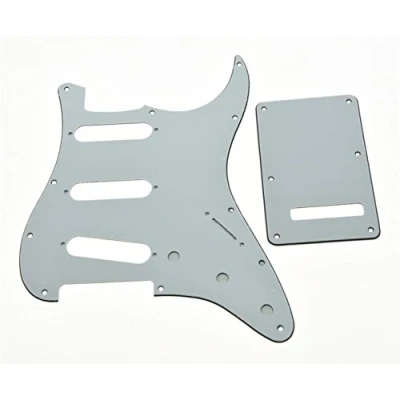 Abbildung von KAISH Schlagbrett im ST/Stratocaster Stil, 11 Löcher, SSS, mit ST Rückplatte, Tremolo Trem Abdeckung für USA/Mexiko Stratocaster/Stratocaster, Weiß, 3 lagig