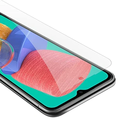 Abbildung von Cadorabo Panzer Schutz Glas für Samsung Galaxy M33 5G Schutzfolie in Ultra Klar Hüllen freundlich Gehärtetes (Tempered) Dipslayschutz Folie 9H Härte Anti Kratzer