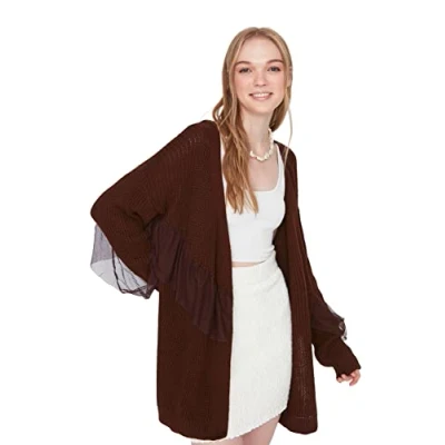 Abbildung von Trendyol Damen Einfarbige Strickjacke mit V Ausschnitt Pullover, braun, L