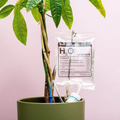 Abbildung von Infusionsbeutel Bewässerungssystem für Pflanzen