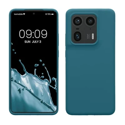 Abbildung von kwmobile Hülle kompatibel mit Motorola Edge 50 Ultra Silikon Handy Case Handyhülle weiche Oberfläche kabelloses Laden Petrol matt