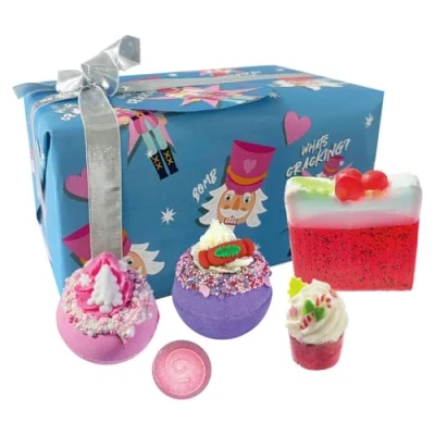 Abbildung von Bomb Cosmetics What&#039;s Cracking Bath Geschenkset, 5 Stück