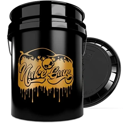 Abbildung von Nuke Guys Gold Bucket Limited Set Wascheimer 5 Gallonen und Eimerdeckel Autowascheimer mit Deckel für die schonende Autowäsche/Motorradwäsche